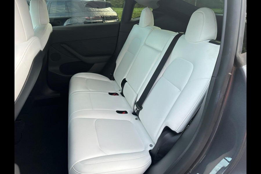Tesla Model Y Long Range AWD 75 kWh 514 PK | Panoramadak | 360 Camera | LED Verlichting | CarPlay | Lichtmetalen Velgen | Elektrische Stoelen | Elektrische Klep | Navigatie |