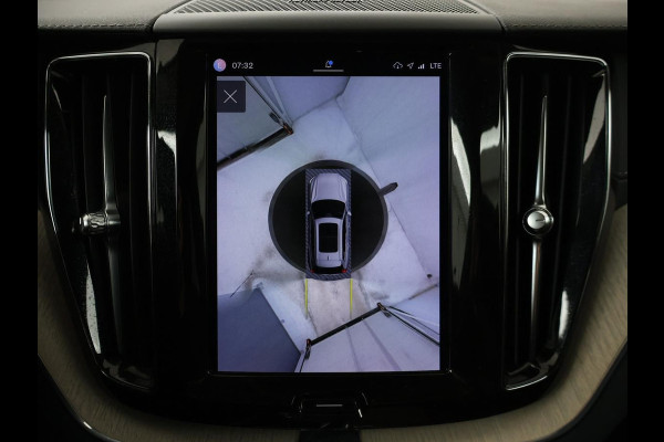 Volvo XC60 2.0 T8 Plug-in hybrid AWD Inscription | SOH 96,5% | Panoramadak | Trekhaak | Leder | Memory | Adaptive cruise | Harman/Kardon | Stuur/stoelverwarming | 360 camera | Carplay