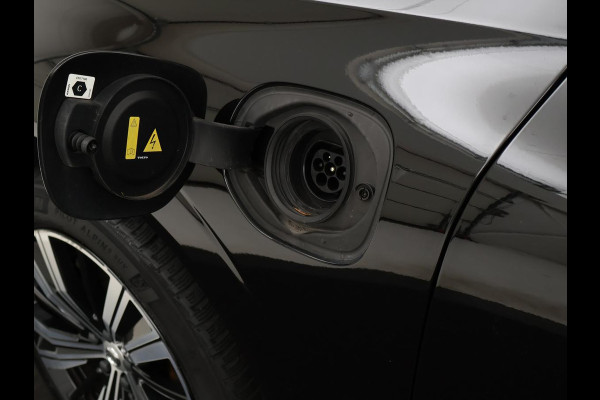 Volvo XC60 2.0 T8 Plug-in hybrid AWD Inscription | SOH 96,5% | Panoramadak | Trekhaak | Leder | Memory | Adaptive cruise | Harman/Kardon | Stuur/stoelverwarming | 360 camera | Carplay