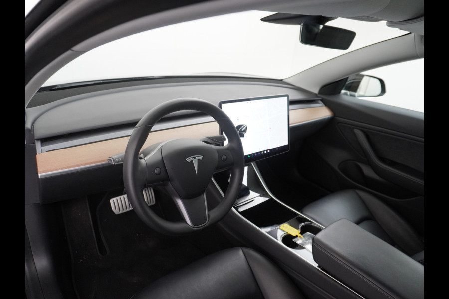Tesla Model 3 Performance 513pk 20"Lmv Adap.Cruise Premium-HiFi Panoramadak Camera's Leer Wifi Ecc Pdc Cruise Dual Motor Long Range 75kWh Stoe Navi full map LED DAB Voorverwarmen interieur via App Keyless Origineel Nederlandse auto! Accu en motor garantie tot 21-12-2027 / 192.000km