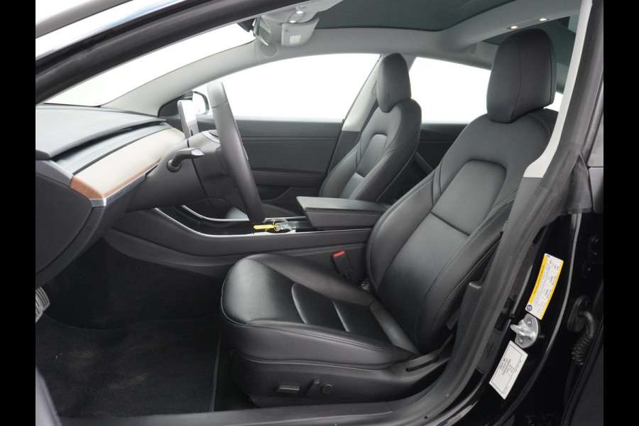 Tesla Model 3 Performance 513pk 20"Lmv Adap.Cruise Premium-HiFi Panoramadak Camera's Leer Wifi Ecc Pdc Cruise Dual Motor Long Range 75kWh Stoe Navi full map LED DAB Voorverwarmen interieur via App Keyless Origineel Nederlandse auto! Accu en motor garantie tot 21-12-2027 / 192.000km