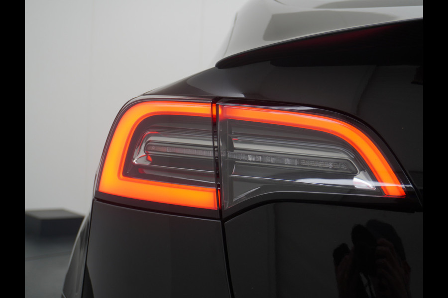Tesla Model 3 Performance 513pk 20"Lmv Adap.Cruise Premium-HiFi Panoramadak Camera's Leer Wifi Ecc Pdc Cruise Dual Motor Long Range 75kWh Stoe Navi full map LED DAB Voorverwarmen interieur via App Keyless Origineel Nederlandse auto! Accu en motor garantie tot 21-12-2027 / 192.000km
