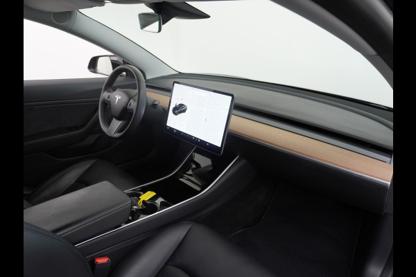 Tesla Model 3 Performance 513pk 20"Lmv Adap.Cruise Premium-HiFi Panoramadak Camera's Leer Wifi Ecc Pdc Cruise Dual Motor Long Range 75kWh Stoe Navi full map LED DAB Voorverwarmen interieur via App Keyless Origineel Nederlandse auto! Accu en motor garantie tot 21-12-2027 / 192.000km