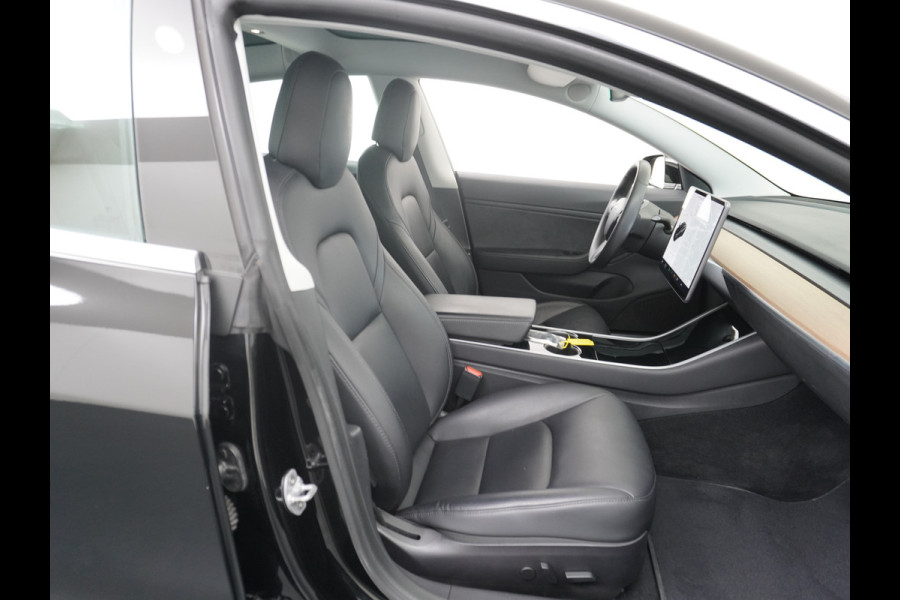 Tesla Model 3 Performance 513pk 20"Lmv Adap.Cruise Premium-HiFi Panoramadak Camera's Leer Wifi Ecc Pdc Cruise Dual Motor Long Range 75kWh Stoe Navi full map LED DAB Voorverwarmen interieur via App Keyless Origineel Nederlandse auto! Accu en motor garantie tot 21-12-2027 / 192.000km