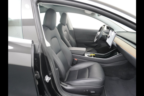 Tesla Model 3 Performance 513pk 20"Lmv Adap.Cruise Premium-HiFi Panoramadak Camera's Leer Wifi Ecc Pdc Cruise Dual Motor Long Range 75kWh Stoe Navi full map LED DAB Voorverwarmen interieur via App Keyless Origineel Nederlandse auto! Accu en motor garantie tot 21-12-2027 / 192.000km