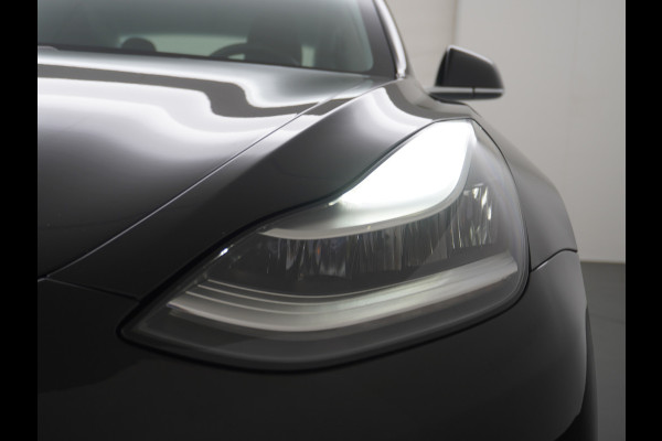 Tesla Model 3 Performance 513pk 20"Lmv Adap.Cruise Premium-HiFi Panoramadak Camera's Leer Wifi Ecc Pdc Cruise Dual Motor Long Range 75kWh Stoe Navi full map LED DAB Voorverwarmen interieur via App Keyless Origineel Nederlandse auto! Accu en motor garantie tot 21-12-2027 / 192.000km