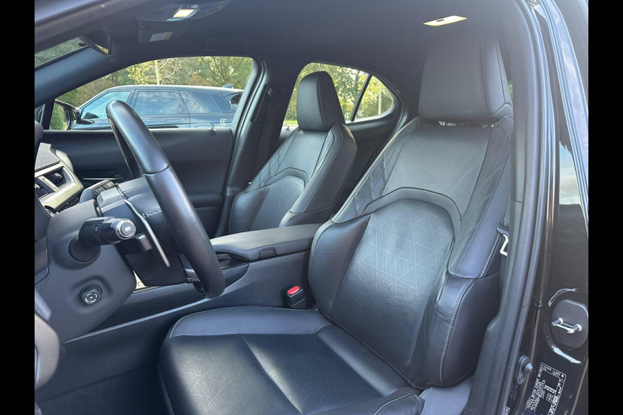 Lexus UX 300e Luxury 54 kWh | Leder | Stoelverwarming/Koeling |  Bestuurdersstoel Met Geheugen
