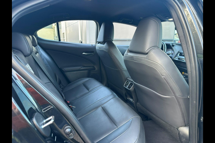Lexus UX 300e Luxury 54 kWh | Leder | Stoelverwarming/Koeling |  Bestuurdersstoel Met Geheugen