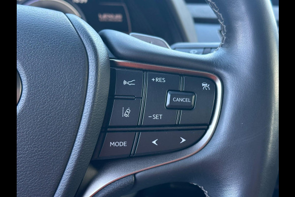 Lexus UX 300e Luxury 54 kWh | Leder | Stoelverwarming/Koeling |  Bestuurdersstoel Met Geheugen