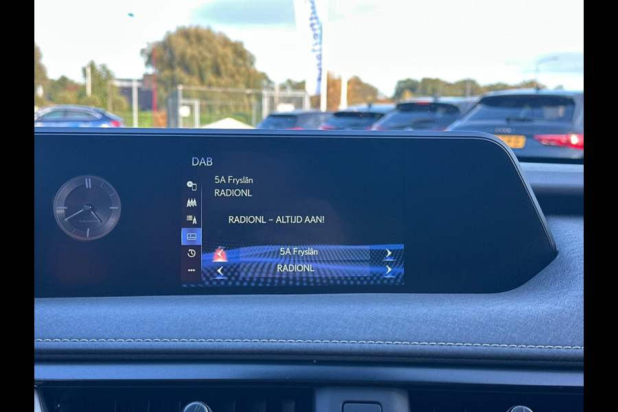 Lexus UX 300e Luxury 54 kWh | Leder | Stoelverwarming/Koeling |  Bestuurdersstoel Met Geheugen
