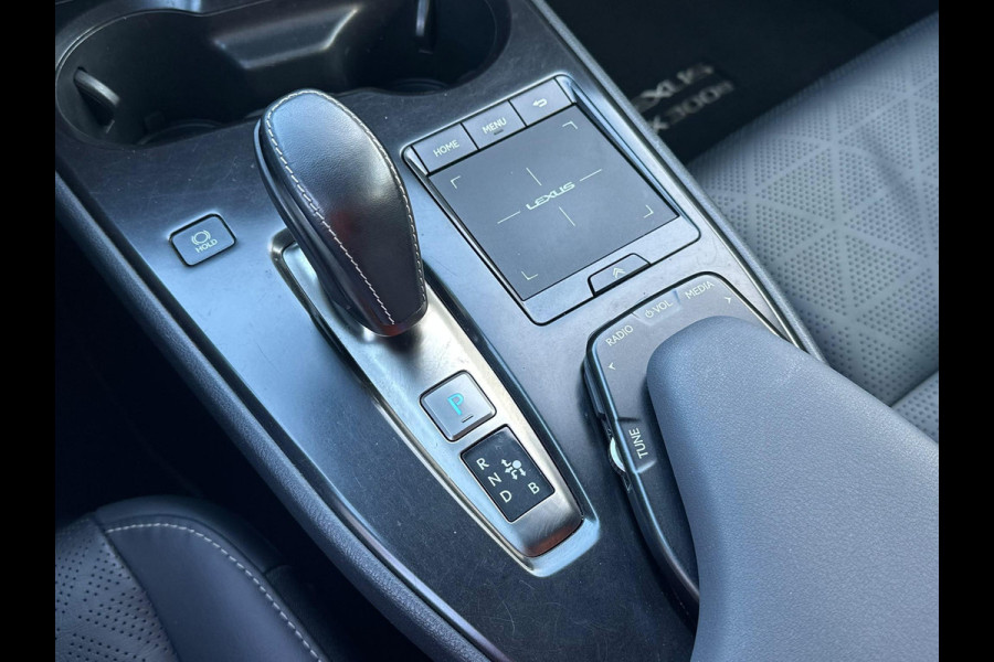 Lexus UX 300e Luxury 54 kWh | Leder | Stoelverwarming/Koeling |  Bestuurdersstoel Met Geheugen