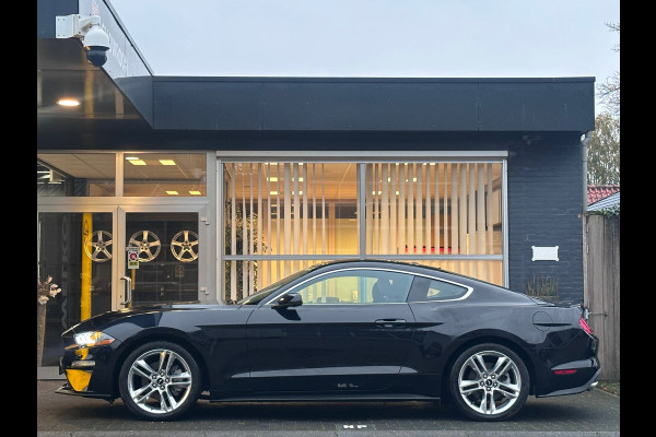 Ford Mustang Fastback 2.3 EcoBoost FULL OPTION / PERF PACK / AUTO / CLIMA