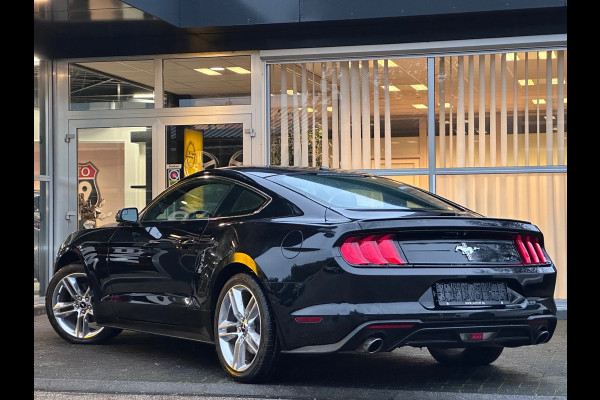 Ford Mustang Fastback 2.3 EcoBoost FULL OPTION / PERF PACK / AUTO / CLIMA