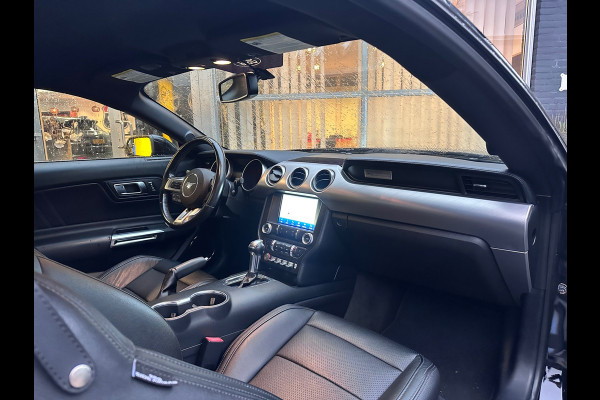 Ford Mustang Fastback 2.3 EcoBoost FULL OPTION / PERF PACK / AUTO / CLIMA