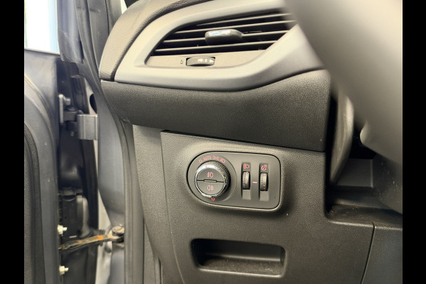 Opel Corsa 1.4 Favourite 5-Drs. Airco CruiseControl Navigatie