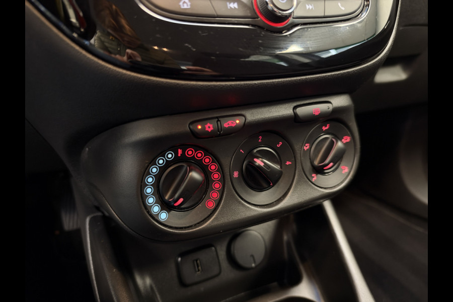Opel Corsa 1.4 Favourite 5-Drs. Airco CruiseControl Navigatie