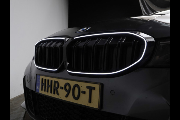 BMW 3 Serie Touring 330e High Executive Sport SOH 90,5% (PANORAMADAK,APPLE CARPLAY,NAVI,CAMERA,SFEERVERLICHTING,LED,SPORTSTOELEN)