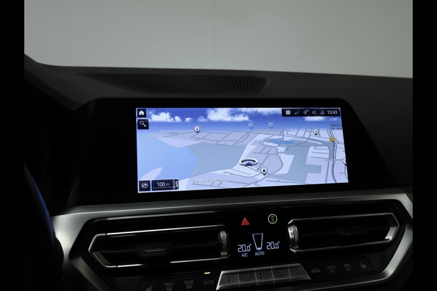 BMW 3 Serie Touring 330e High Executive Sport SOH 90,5% (PANORAMADAK,APPLE CARPLAY,NAVI,CAMERA,SFEERVERLICHTING,LED,SPORTSTOELEN)