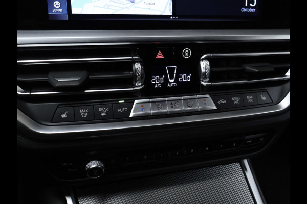 BMW 3 Serie Touring 330e High Executive Sport SOH 90,5% (PANORAMADAK,APPLE CARPLAY,NAVI,CAMERA,SFEERVERLICHTING,LED,SPORTSTOELEN)