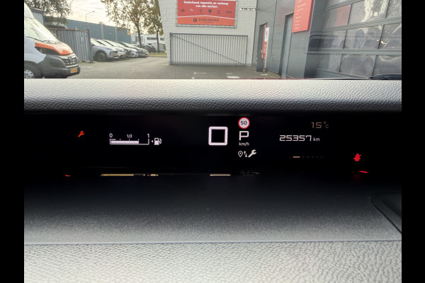 Citroën C3 Aircross 145pk Hybrid Max (Camera - Parkeersensoren V+A - LED - Navigatie - Automatische Airco - Dodehoek detectie - Apple Carplay)