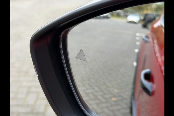 Citroën C3 Aircross 145pk Hybrid Max (Camera - Parkeersensoren V+A - LED - Navigatie - Automatische Airco - Dodehoek detectie - Apple Carplay)