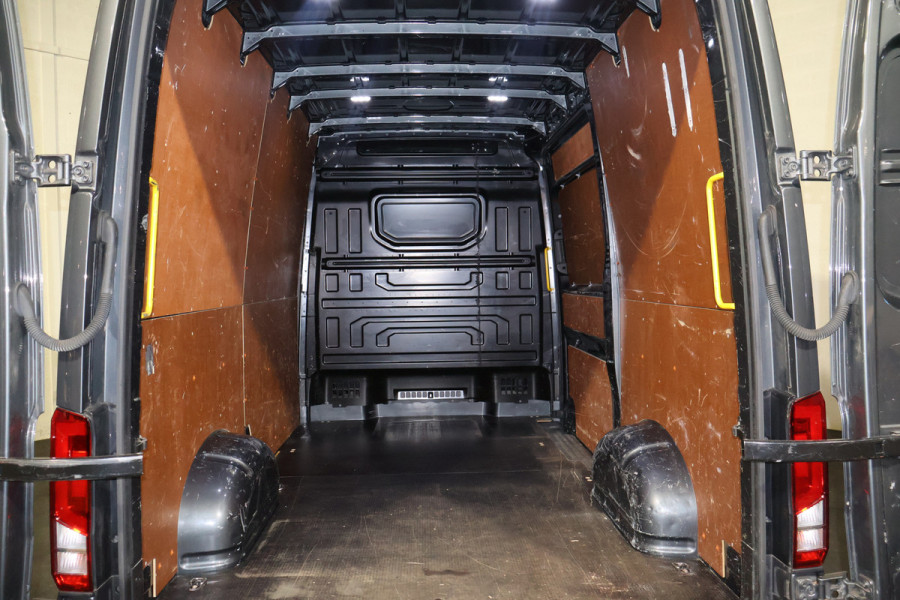 Volkswagen Crafter 2.0 TDI 140pk L3 H3 Automaat Airco Navigatie Led (Wordt verwacht)