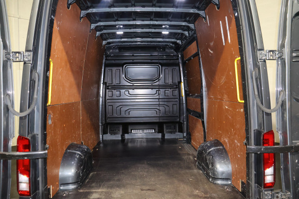 Volkswagen Crafter 2.0 TDI 140pk L3 H3 Automaat Airco Navigatie Led (Wordt verwacht)