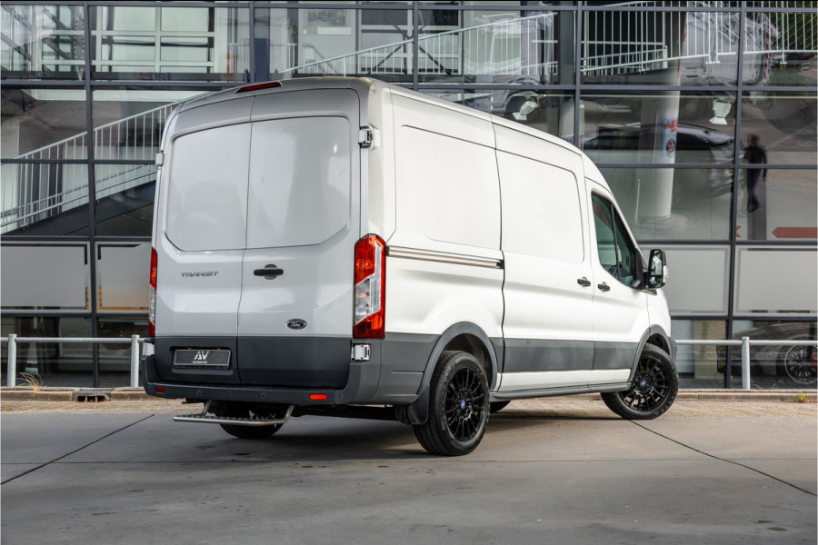 Ford Transit 310 2.0 TDCI L2H2 | CarPlay | Navigatie | Camera | BOTT Inrichting | Airco | 3-Zitter | Cruise control