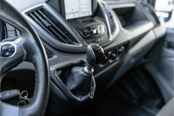 Ford Transit 310 2.0 TDCI L2H2 | CarPlay | Navigatie | Camera | BOTT Inrichting | Airco | 3-Zitter | Cruise control