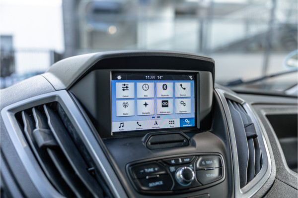 Ford Transit 310 2.0 TDCI L2H2 | CarPlay | Navigatie | Camera | BOTT Inrichting | Airco | 3-Zitter | Cruise control