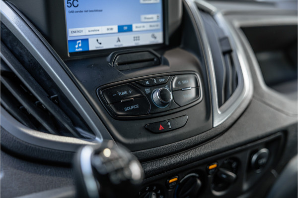 Ford Transit 310 2.0 TDCI L2H2 | CarPlay | Navigatie | Camera | BOTT Inrichting | Airco | 3-Zitter | Cruise control