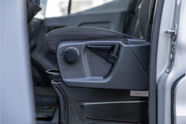 Ford Transit 310 2.0 TDCI L2H2 | CarPlay | Navigatie | Camera | BOTT Inrichting | Airco | 3-Zitter | Cruise control