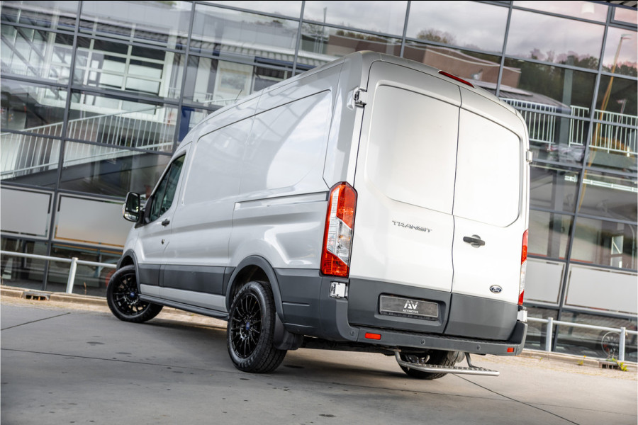 Ford Transit 310 2.0 TDCI L2H2 | CarPlay | Navigatie | Camera | BOTT Inrichting | Airco | 3-Zitter | Cruise control