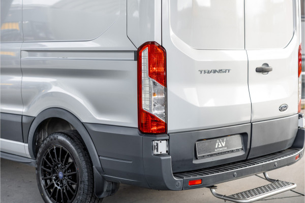 Ford Transit 310 2.0 TDCI L2H2 | CarPlay | Navigatie | Camera | BOTT Inrichting | Airco | 3-Zitter | Cruise control