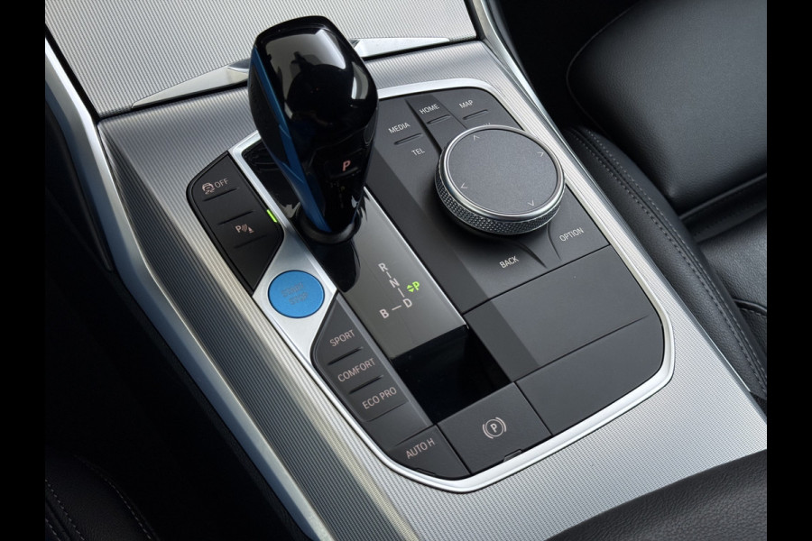 BMW i4 eDrive40 340PK 84kWh High Executive SOH 94% Leder Sportstoelen+Verwarmd Head-Up Display Camera Navi 3-Zone Ecc Live cockpit pro Laserlicht Elek.Achterklep Privacy Glas Isofix Wifi Bluetooth DAB Regen/Lichtsensor Draadloze lader 1e Eigenaar Dealeronderhouden Origineel Nederlandse Auto