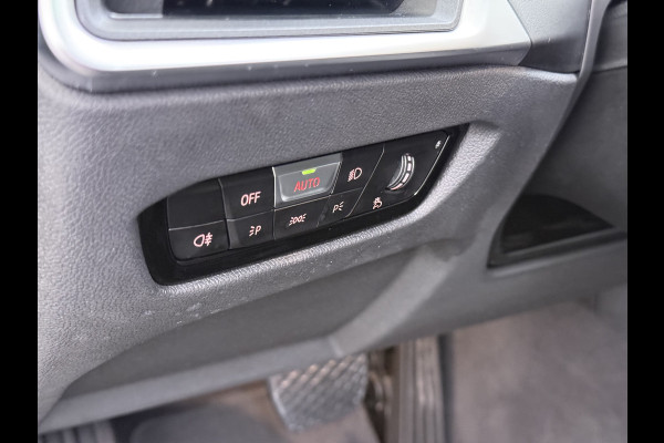 BMW i4 eDrive40 340PK 84kWh High Executive SOH 94% Leder Sportstoelen+Verwarmd Head-Up Display Camera Navi 3-Zone Ecc Live cockpit pro Laserlicht Elek.Achterklep Privacy Glas Isofix Wifi Bluetooth DAB Regen/Lichtsensor Draadloze lader 1e Eigenaar Dealeronderhouden Origineel Nederlandse Auto