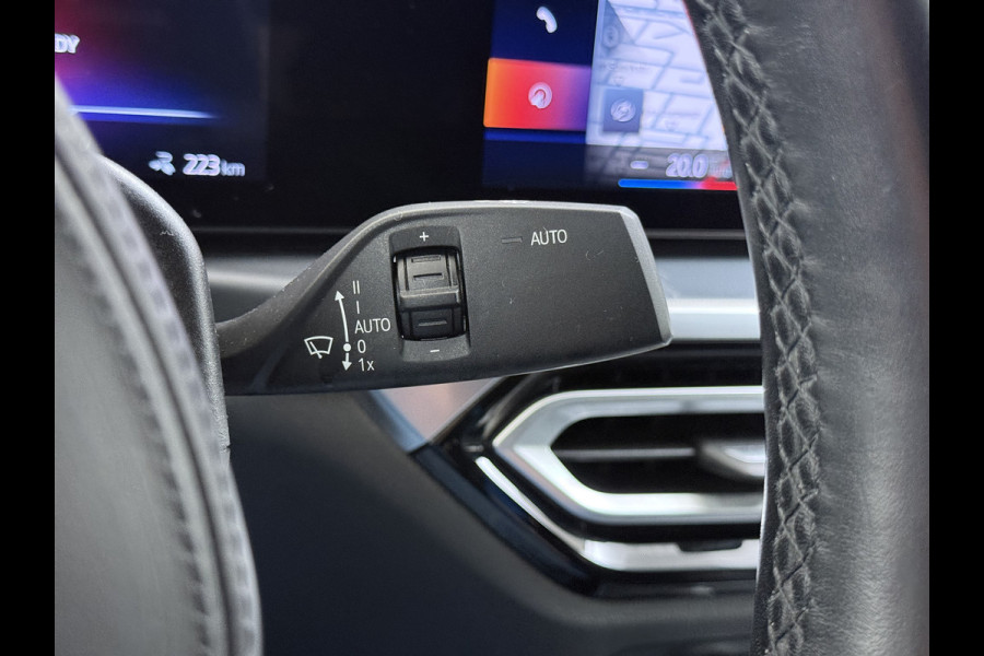 BMW i4 eDrive40 340PK 84kWh High Executive SOH 94% Leder Sportstoelen+Verwarmd Head-Up Display Camera Navi 3-Zone Ecc Live cockpit pro Laserlicht Elek.Achterklep Privacy Glas Isofix Wifi Bluetooth DAB Regen/Lichtsensor Draadloze lader 1e Eigenaar Dealeronderhouden Origineel Nederlandse Auto