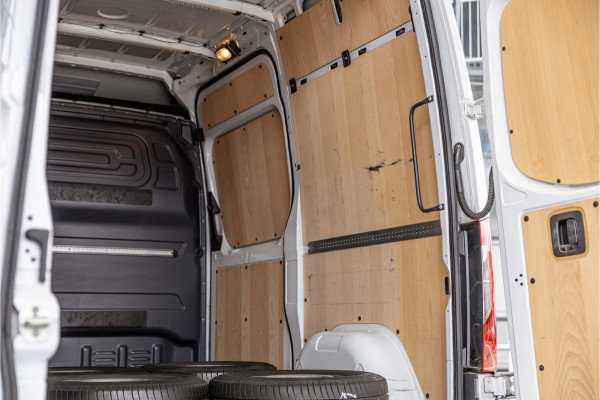 Mercedes-Benz Sprinter 315 1.9 CDI | ACC | Camera | CarPlay | Climate control | 3-Zitter | DAB | PDC V+A | Dealer onderhouden | Nieuwe APK