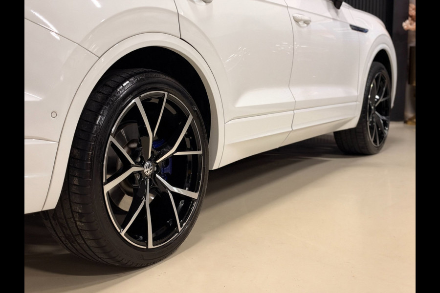 Volkswagen Touareg 3.0 TSi eHybrid 4MOTION R | 462PK | PANO | TREKHAAK | INCL. BTW!