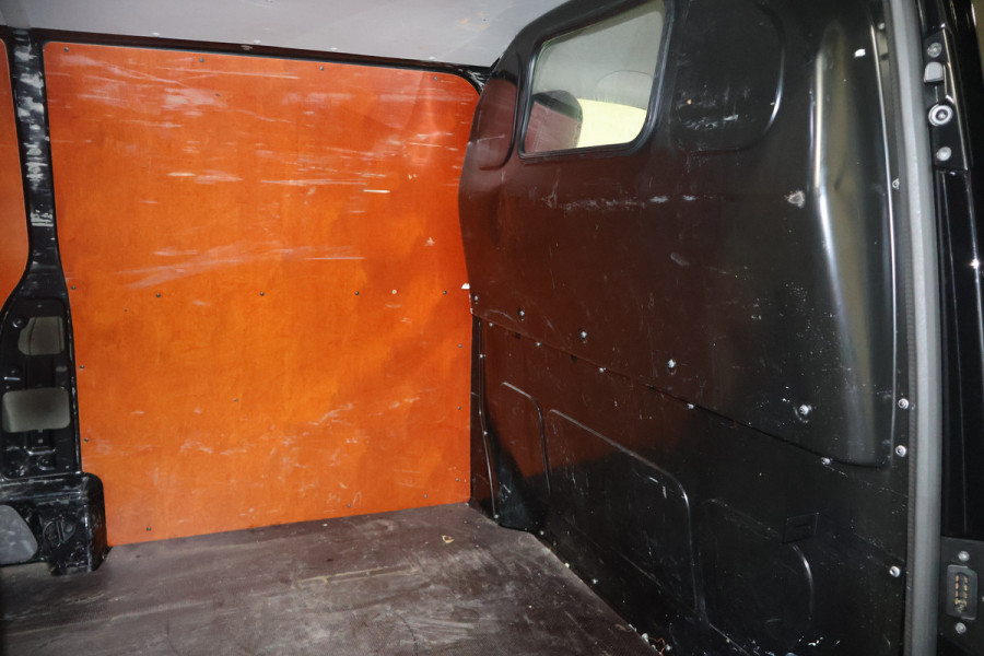 Volkswagen Transporter 2.0 TDI 150pk L2 H1 35 Jaar Derks Editie