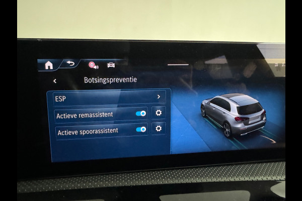 Mercedes-Benz A-Klasse 180 AMG Stoelverwarming|Camera|Sfeerverlichting
