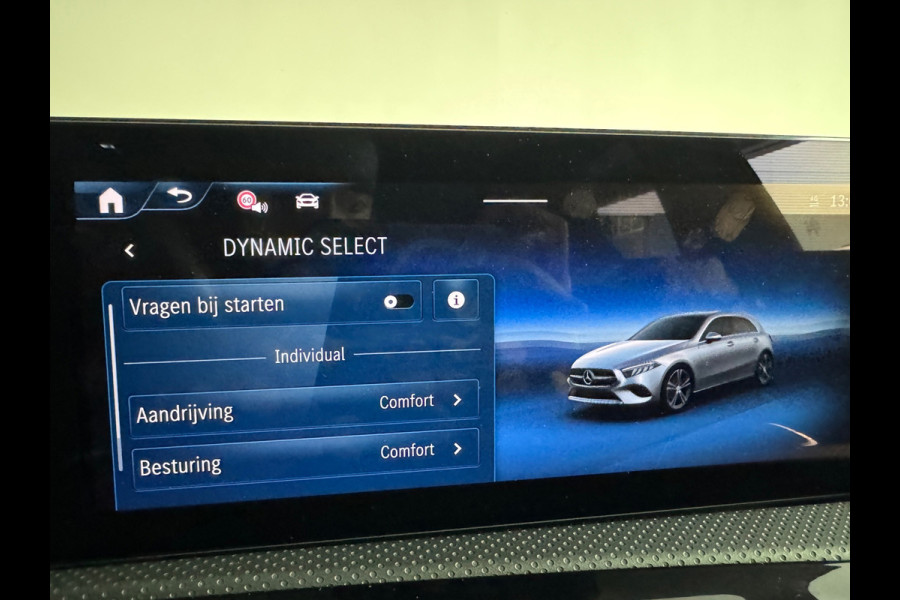 Mercedes-Benz A-Klasse 180 AMG Stoelverwarming|Camera|Sfeerverlichting
