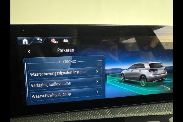 Mercedes-Benz A-Klasse 180 AMG Stoelverwarming|Camera|Sfeerverlichting