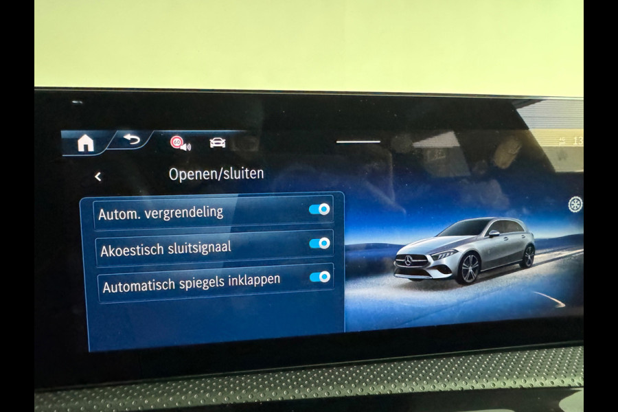 Mercedes-Benz A-Klasse 180 AMG Stoelverwarming|Camera|Sfeerverlichting
