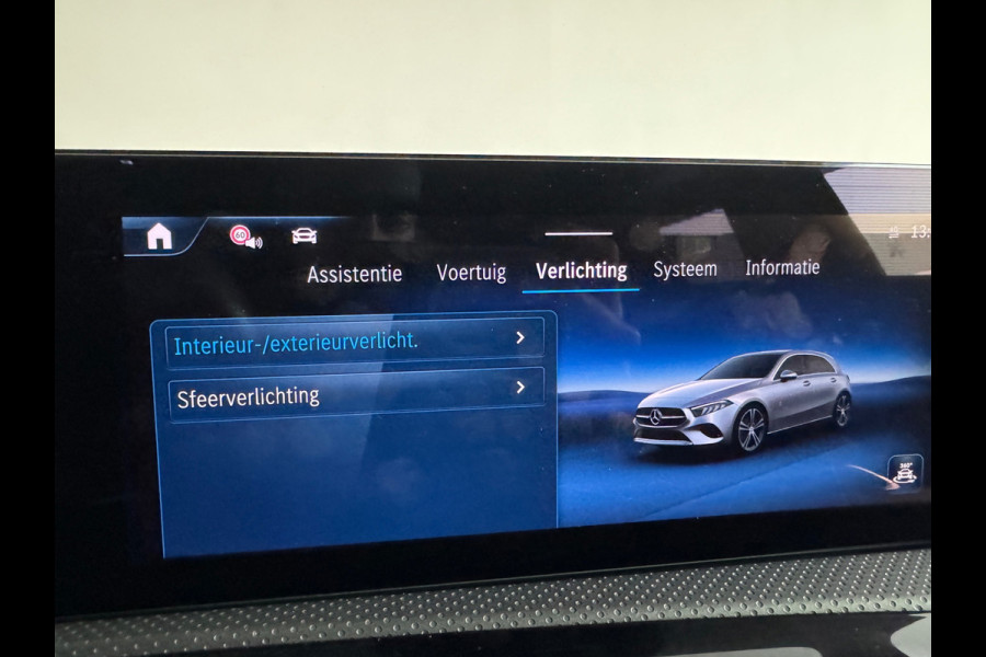 Mercedes-Benz A-Klasse 180 AMG Stoelverwarming|Camera|Sfeerverlichting