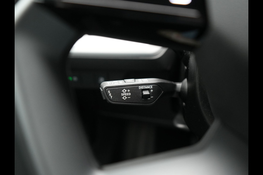 Audi Q4 e-tron 50 quattro Advanced edition 82 kWh 300pk Dealer O.H. | Apple Carplay | Voorstoelen Verwarmd | Navigatie Plus | 19"L.M | LED | Cruise Control | DAB | Virtual |