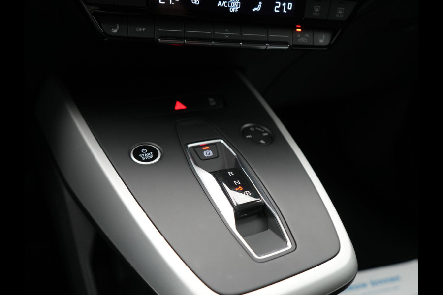 Audi Q4 e-tron 50 quattro Advanced edition 82 kWh 300pk Dealer O.H. | Apple Carplay | Voorstoelen Verwarmd | Navigatie Plus | 19"L.M | LED | Cruise Control | DAB | Virtual |
