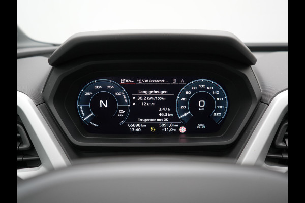 Audi Q4 e-tron 50 quattro Advanced edition 82 kWh 300pk Dealer O.H. | Apple Carplay | Voorstoelen Verwarmd | Navigatie Plus | 19"L.M | LED | Cruise Control | DAB | Virtual |
