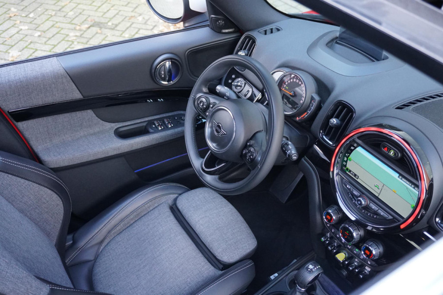 MINI Countryman 1.5 Cooper S E ALL4 225PK + PANORAMA / HEAD-UP / CAMERA / STOELVERWARMING