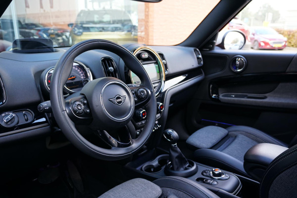 MINI Countryman 1.5 Cooper S E ALL4 225PK + PANORAMA / HEAD-UP / CAMERA / STOELVERWARMING